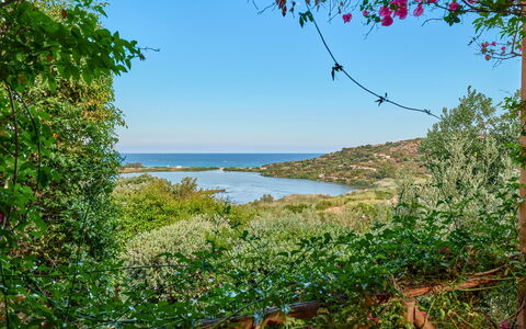 Villa Ananda 8: Bleu, L'Eau, Vert, Végétation, Paysage Naturel, Arbuste, Communauté Des Plantes, Côte, Réserve Naturelle, Lac