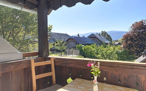Ferienhaus Huber: Bois, Chalet, Ombre, Balcon, Porche, Dur, Tache De Bois, Plante D'Appartement, Pot De Fleur, Structure En Plein Air