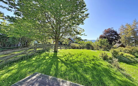 Ferienhaus Huber: Vert, Paysage, Couverture De Sol, Printemps, Prairie, Jardin, Lumière Du Soleil, Pelouse, Pâturage, Ombre