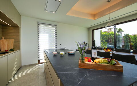 Abnorma: Design Intérieur, Sol, Meubles, Comptoir, Sol, Cuisine, Table Cuisine Et Salle A Manger, Cabinetry, Plafond, Verre
