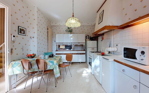 Saint Alexandre: Design Intérieur, Sol, Bois, Plafond, Sol, Cuisine, Pièce, Principaux Appliance, Éclairage, Luminaire