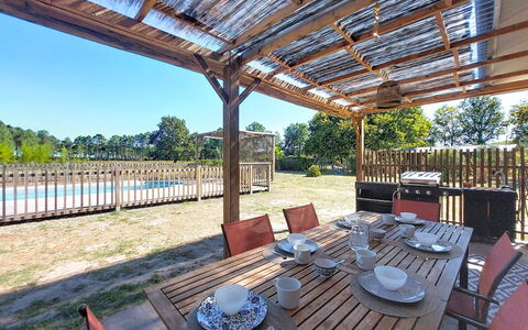 Tartoure: Bois, Ombre, Porche, Plate-Forme, Chalet, Tache De Bois, Dur, Clôture, Structure En Plein Air, Eco Hôtel