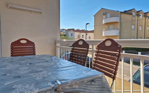Vodice 603: Appartement, Balcon, Condominium, Mobilier De Jardin, Clôture, Porche