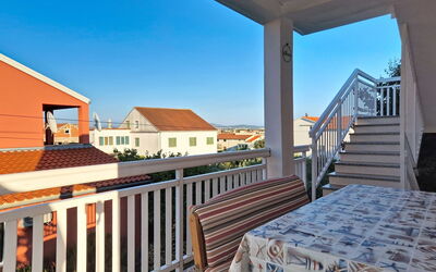 Vodice 603: Zone Résidentielle, Domicile, Maison, Toit, Appartement, Balcon, Biens, Banlieue, Porche, Villa