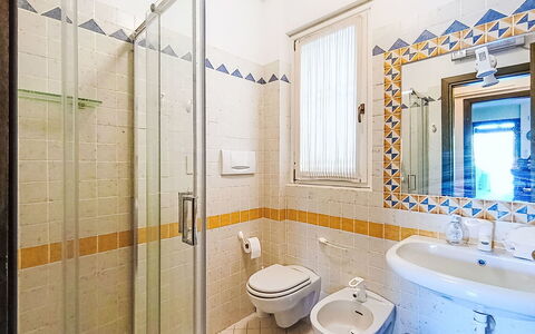 Casa Prais: Sol, Design Intérieur, Sol, Plafond, Luminaire Plomberie, Pièce, Salle De Bains, Tuile, Plomberie
