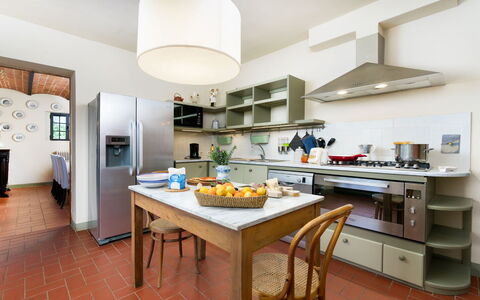 Villa Monte, Bolgheri: Meubles, Cuisine, Design Intérieur, Appareil De Cuisine, Comptoir, Sol, Plafond, Cabinetry, Électroménager, Pièce