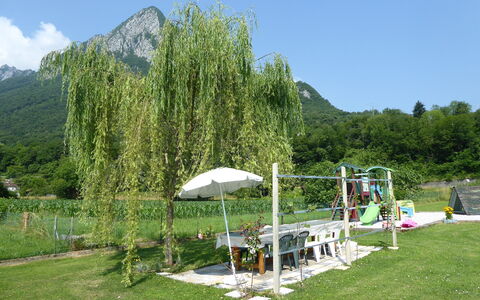 Casa Mis: Jardin, Pelouse, Ombre, Parc, À Feuilles Persistantes, Aménagement Paysager, Cour, Arrière-Cour, Mobilier De Jardin