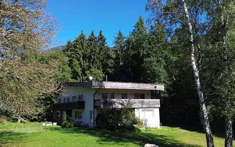 Afritz am See 9: Bleu, Bois, Meubles, Domicile, Mobilier De Jardin, Chaise, Ombre, Balcon, Tache De Bois, Eco Hôtel