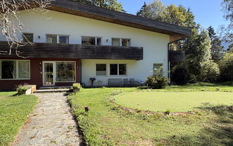 Afritz am See 9: Bleu, Bois, Meubles, Domicile, Mobilier De Jardin, Chaise, Ombre, Balcon, Tache De Bois, Eco Hôtel