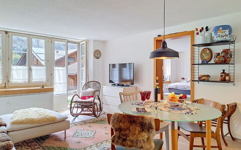 Chalet Schwizerhüsli: Bleu, Bois, Meubles, Domicile, Mobilier De Jardin, Chaise, Ombre, Balcon, Tache De Bois, Eco Hôtel