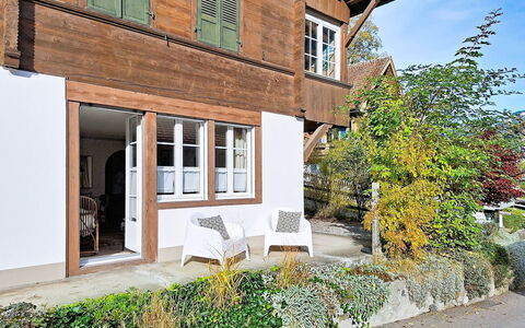 Chalet Schwizerhüsli: Bleu, Bois, Meubles, Domicile, Mobilier De Jardin, Chaise, Ombre, Balcon, Tache De Bois, Eco Hôtel