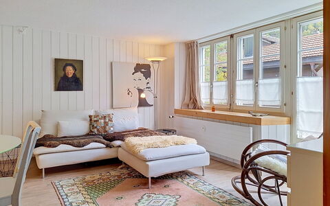 Chalet Schwizerhüsli: Bleu, Bois, Meubles, Domicile, Mobilier De Jardin, Chaise, Ombre, Balcon, Tache De Bois, Eco Hôtel