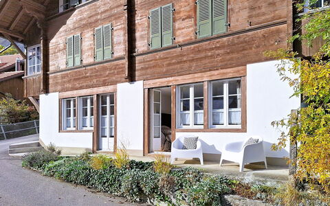 Chalet Schwizerhüsli: Bleu, Bois, Meubles, Domicile, Mobilier De Jardin, Chaise, Ombre, Balcon, Tache De Bois, Eco Hôtel