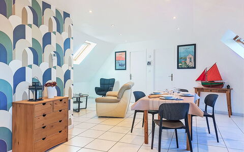 Capucine: Bleu, Bois, Meubles, Domicile, Mobilier De Jardin, Chaise, Ombre, Balcon, Tache De Bois, Eco Hôtel