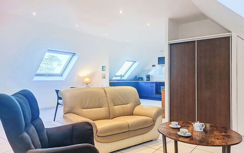 Capucine: Bleu, Bois, Meubles, Domicile, Mobilier De Jardin, Chaise, Ombre, Balcon, Tache De Bois, Eco Hôtel