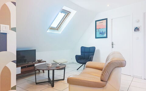 Capucine: Bleu, Bois, Meubles, Domicile, Mobilier De Jardin, Chaise, Ombre, Balcon, Tache De Bois, Eco Hôtel
