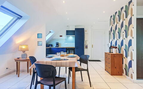 Capucine: Bleu, Bois, Meubles, Domicile, Mobilier De Jardin, Chaise, Ombre, Balcon, Tache De Bois, Eco Hôtel