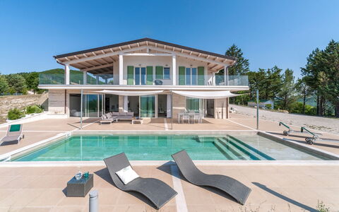 Dimora Montefalcone 8, Emma Villas: Domicile, Porche, Recours, Biens, Piscine, Balcon, Villa, Ombre, Manoir, Eco Hôtel