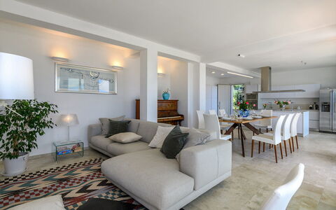 Dimora Montefalcone 8, Emma Villas: Meubles, Design Intérieur, Sol, Canapé, Sol, Salon, Table, Plafond, Bois, Pièce