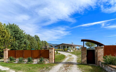 Dimora Montefalcone 8, Emma Villas: Domicile, Zone Rurale, Chalet, Ombre, Allée, Biens, Jardin, Aménagement Paysager, Ferme, Cour