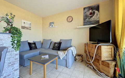 Le Padioleau: Meubles, Design Intérieur, Bois, Sol, Sol, Canapé, Pièce, Salon, Appartement, Domicile