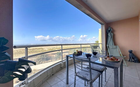 Le Padioleau: Verre, Chaise, Balcon