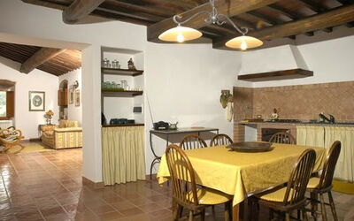 Logement:&nbsp;Montescalari 10