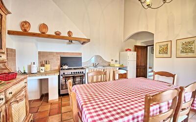 Logement:&nbsp;Montescalari 11