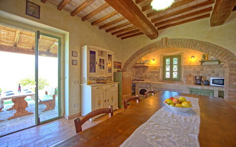 Castelmuzio: Propriété, Pièce, Bâtiment, Plafond, Design Intérieur, Domicile, Meubles, Maison, Faisceau, Biens