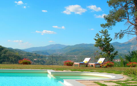 Villa Saida: Paysage Naturel, La Nature, Propriété, Piscine, Ciel, Maison, Immobilier, Loisir, Paysage, Montagne