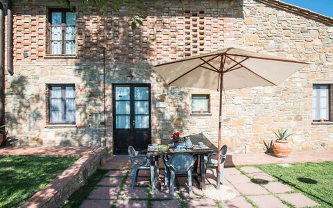 Montaione 955: Propriété, Bâtiment, Chalet, Maison, Cour, Ferme, Immobilier, Domicile, Village, Pièce