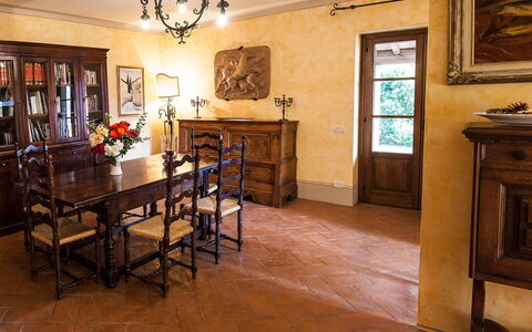 Orvieto 840: Pièce, Meubles, Propriété, Sol, Bâtiment, Design Intérieur, Dur, Table, Salle À Manger, Sol