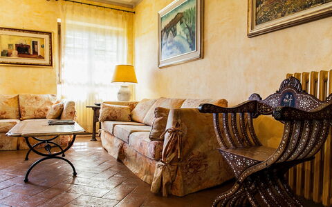 Orvieto 840: Pièce, Meubles, Design Intérieur, Jaune, Propriété, Salon, Sol, Maison, Table, Bâtiment