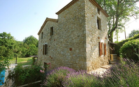 Ensemble de 3 Maisons Lavit: Propriété, Maison, Bâtiment, Chalet, Immobilier, Zone Rurale, Villa, Architecture, Ferme, Biens