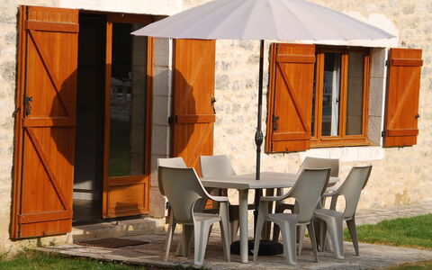 Ensemble de 3 Maisons Lavit: Maison, Bâtiment, Meubles, Pièce, Arrière-Cour, Pavillon, Bois, Table, Domicile, Tente
