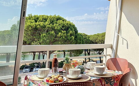 La Lagune: Meubles, Mobilier De Jardin, Chaise, Ombre, Tableau De Plein Air, Hôtel, Balcon, Plante D'Appartement, Recours, Eco Hôtel