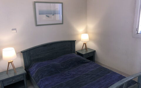 Cap D'Agde 940: Chambre, Pièce, Meubles, Lit, Propriété, Drap De Lit, Sol, Cadre De Lit, Literie, Design Intérieur