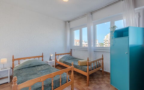 Les Cyclades: Meubles, Propriété, Fenêtre, Bâtiment, Bleu, Cabinetry, Bois, Design Intérieur, Confort