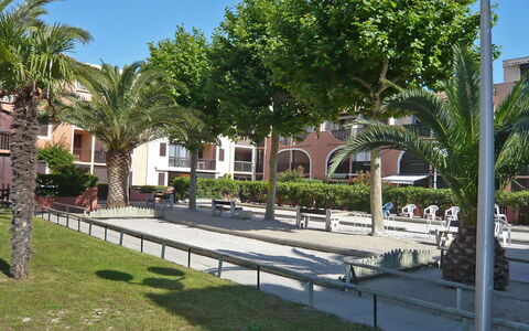 Canet-Plage 200: Arbre, Espace Public, Zone Résidentielle, Ombre, Pelouse, Cour, Hacienda, Aménagement Paysager