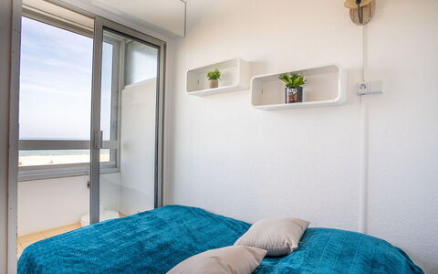 Canet-Plage 710: Bâtiment, Propriété, Meubles, Confort, Fenêtre, Bleu Azur, Bois, Textile, Éclairage, Design Intérieur