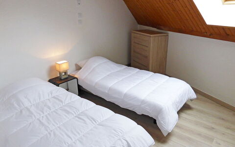 Les Contamines 300: Chambre, Lit, Meubles, Pièce, Propriété, Cadre De Lit, Literie, Drap De Lit, Matelas, Confort