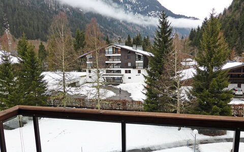 Les Contamines 300: Neige, Propriété, Ciel, Montagne, Pente, Arbre, Plan D'Eau, Fenêtre, Nuage, Biome