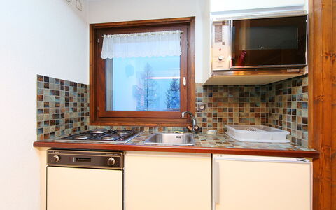 Les Pelarnys: Propriété, Pièce, Cuisine, Cabinetry, Meubles, Comptoir, Immobilier, Maison, Bâtiment, Matériel De La Propriété