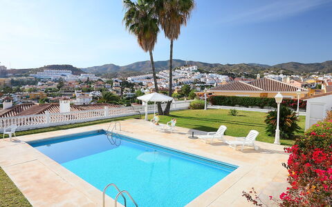 Villa Tulipán: Piscine, Propriété, Vacances, Recours, Immobilier, Bâtiment, Bleu Azur, Maison, Palmier, Appartement