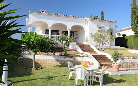 Villa Tulipán: Propriété, Maison, Bâtiment, Immobilier, Domicile, Villa, Biens, Vacances, Architecture, Arrière-Cour