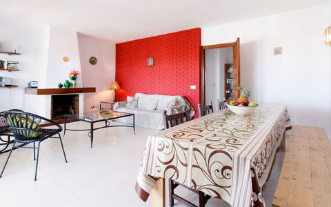 Villa Tulipán: Meubles, Pièce, Propriété, Design Intérieur, Sol, Table, Bâtiment, Chambre, Maison, Mur