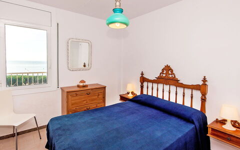 Paisos Catalans: Chambre, Meubles, Lit, Pièce, Propriété, Drap De Lit, Cadre De Lit, Sol, Bleu, Design Intérieur