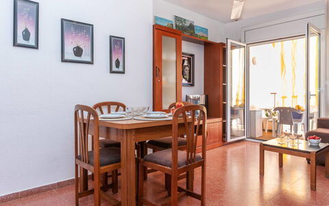 Edificio Garcomar i: Meubles, Design Intérieur, Sol, Bois, Sol, Plafond, Pièce, Appartement, Table, Table Cuisine Et Salle A Manger