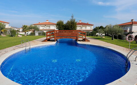 Jalisco de Los Monteros: L'Eau, Ciel, Plante, Piscine, Nuage, Bâtiment, Bleu, Bleu Azur, Plan D'Eau, Arbre