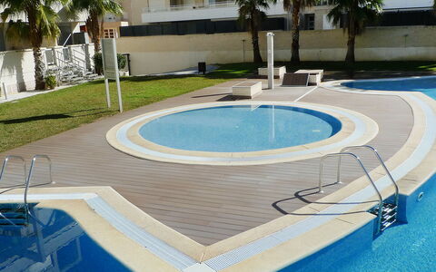 Dénia 170: L'Eau, Fenêtre, Bâtiment, Plante, Bleu Azur, Arbre, Design Urbain, Aqua, Composite, Immobilier